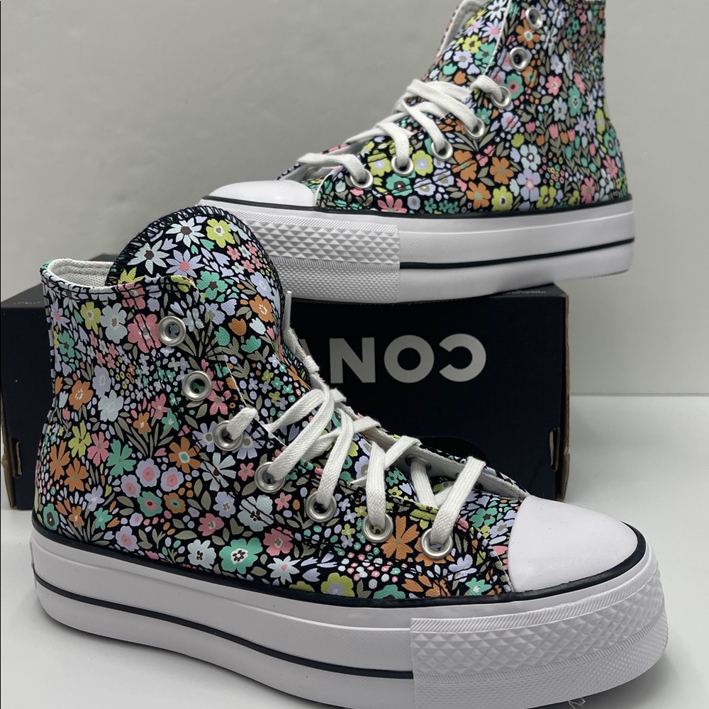 Converse CTAS A15009C CTAS LIFT HI
BLACK/WHITE/PALE SURPLUS Platform Sneakers - Picture 14 of 16